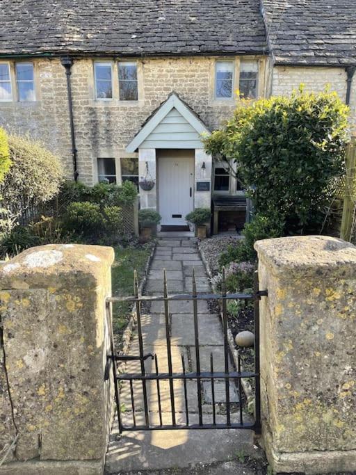 Hebe Cottage - Idyllic And Homely With Attention To Detail Atworth Exterior foto